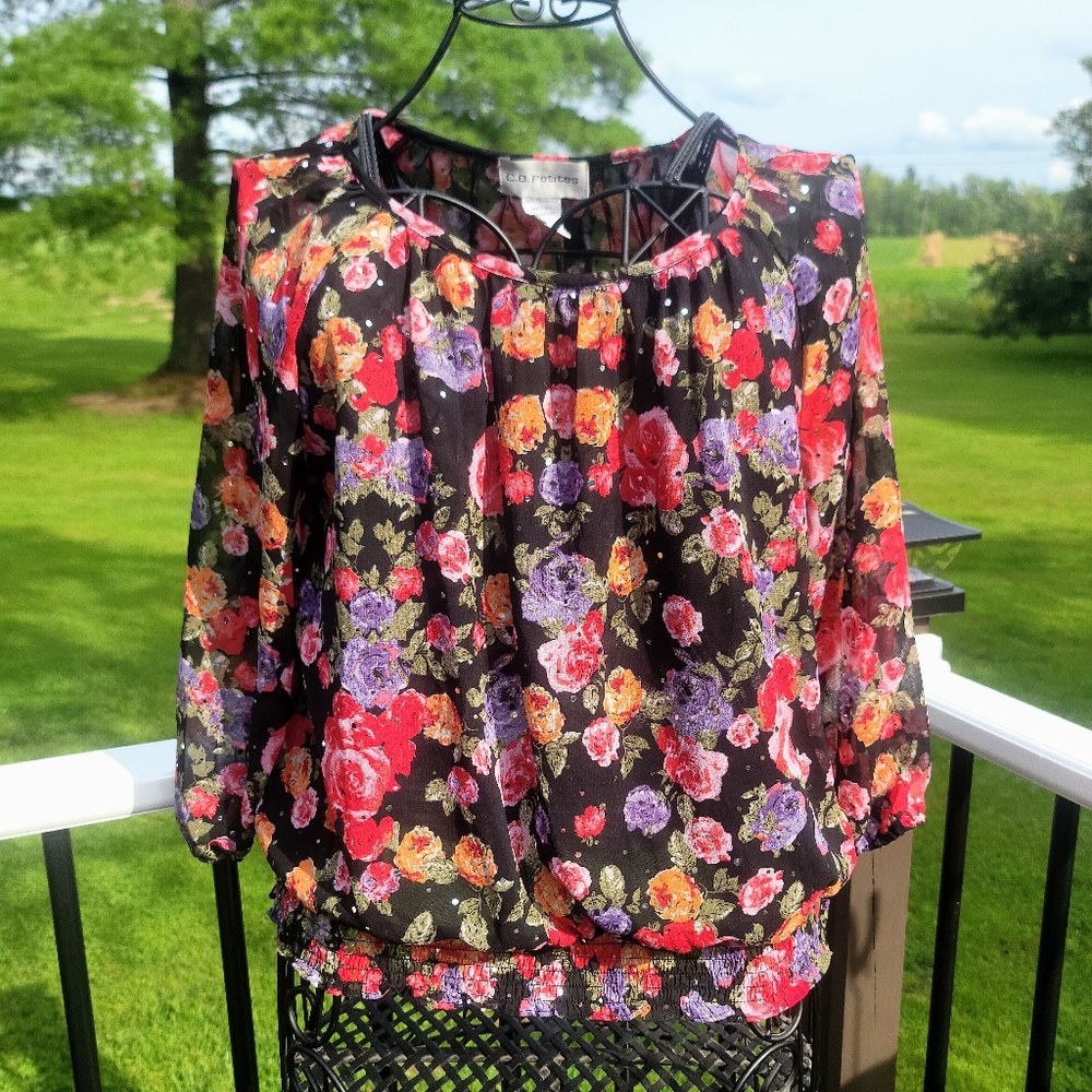 🎉CD Petites top, colorful print with sequins